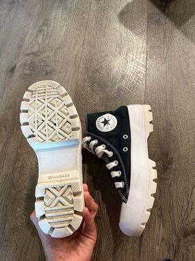 Platform lugged Hightop converse